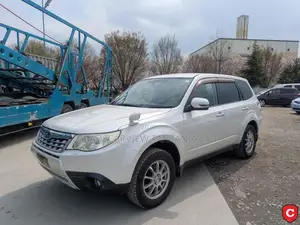 Subaru Forester 2011 Pearl
