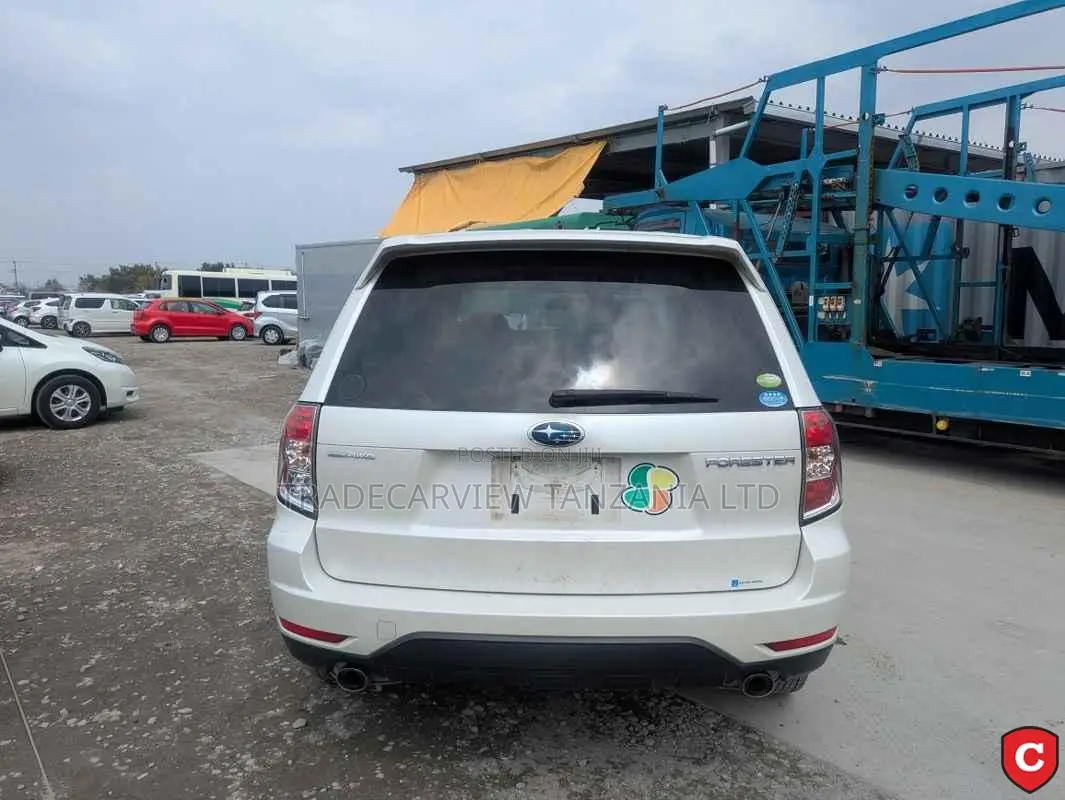 Subaru Forester 2011 Pearl