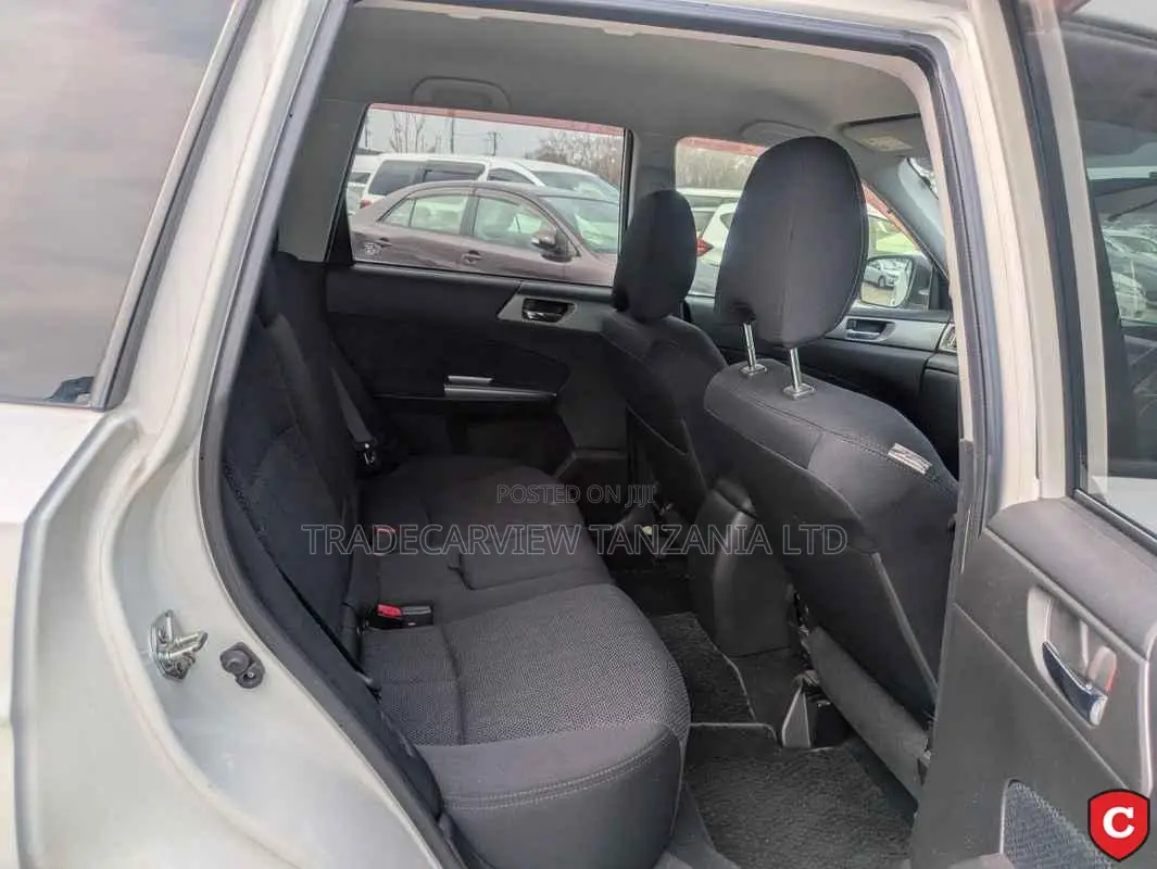 Subaru Forester 2011 Pearl