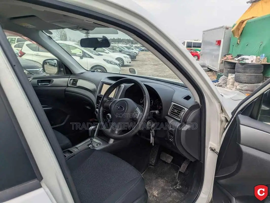 Subaru Forester 2011 Pearl