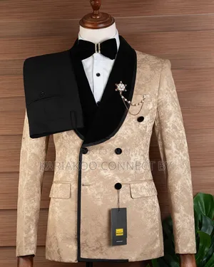 Luxury Carlo Cardini Gold Double-Breasted Dinner Jacket