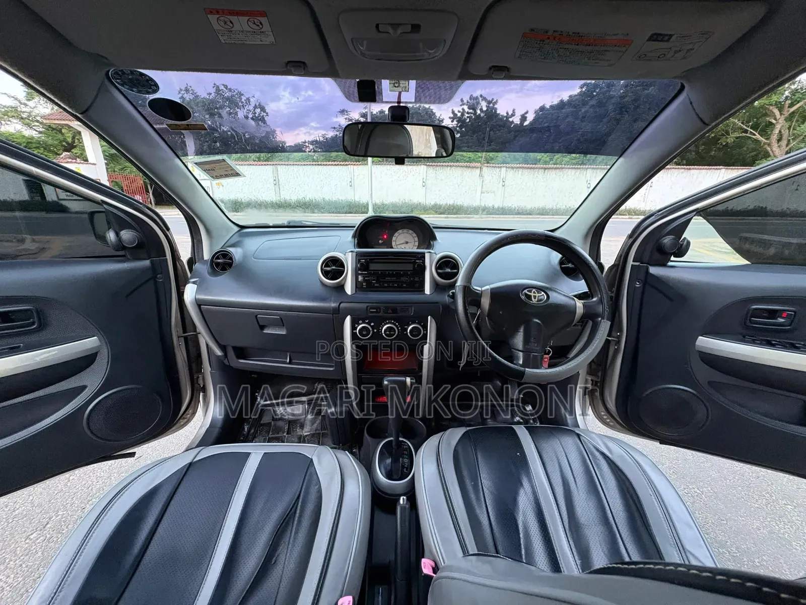 Toyota IST 2004 Silver