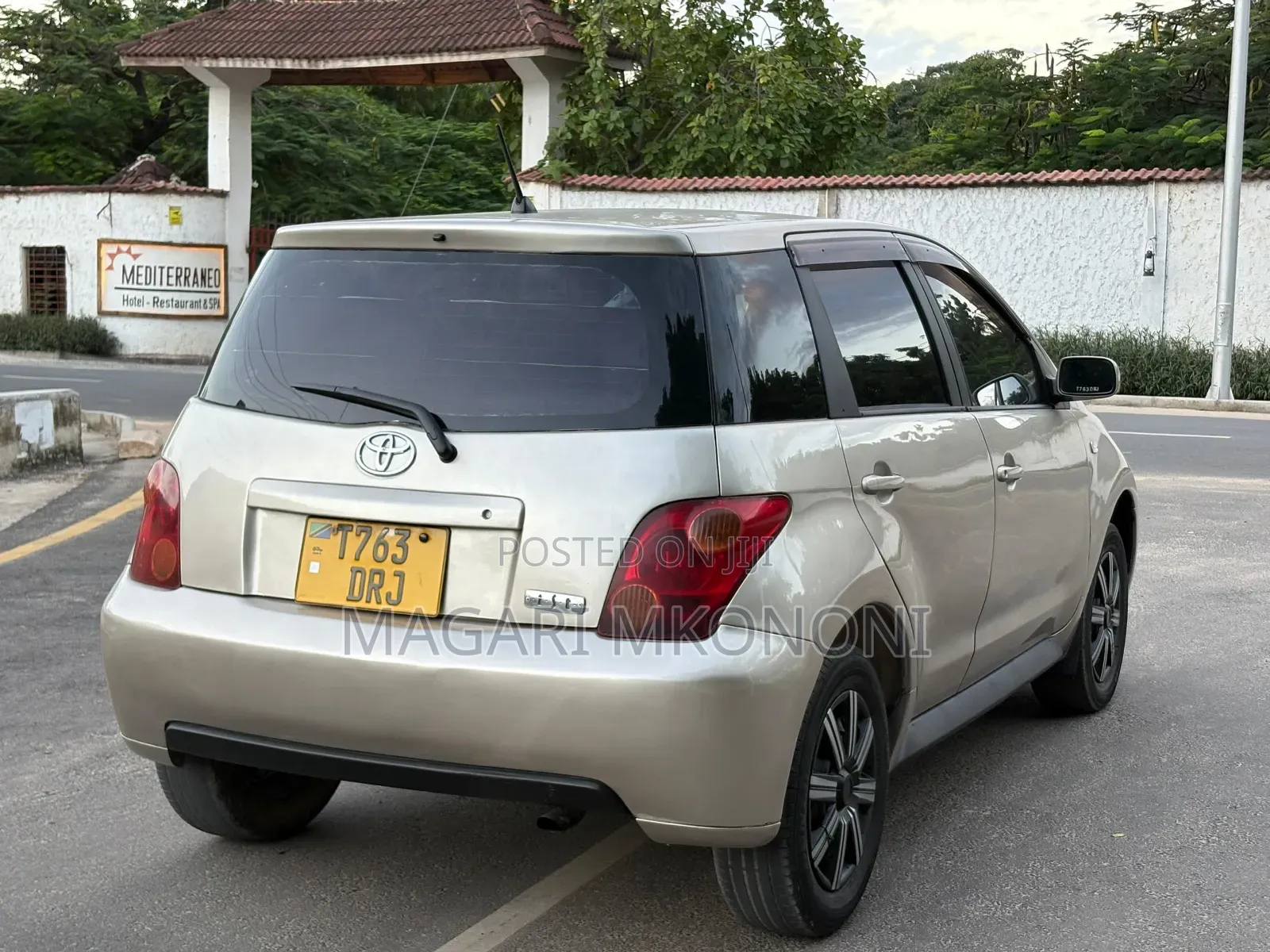 Toyota IST 2004 Silver