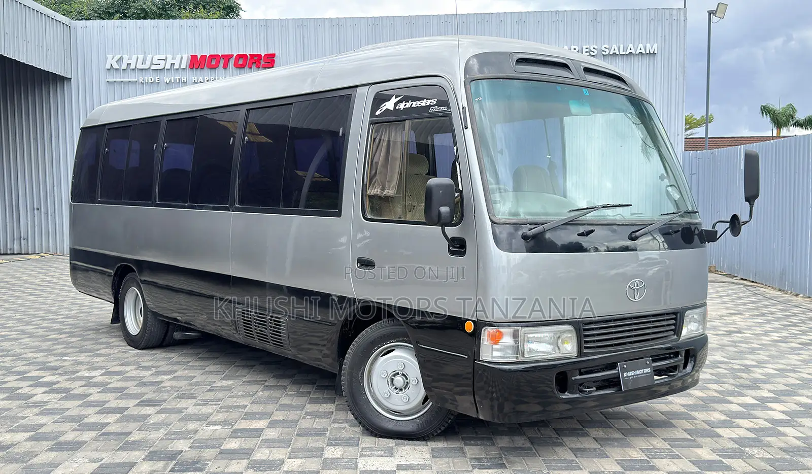 Toyota Coaster 1993 Silver