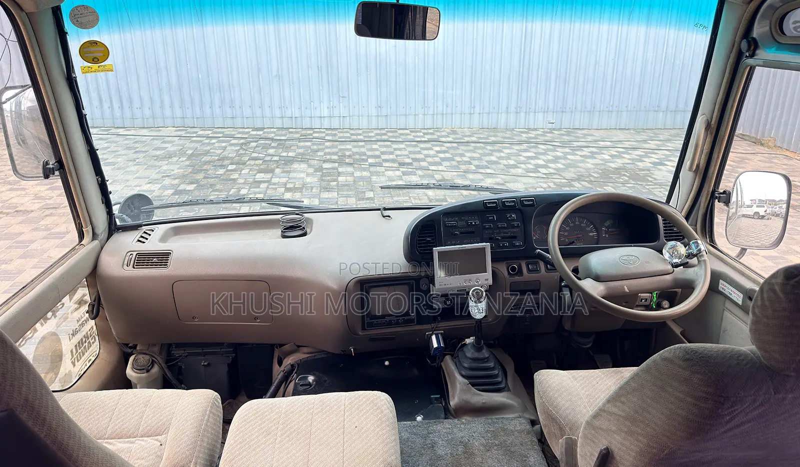 Toyota Coaster 1993 Silver