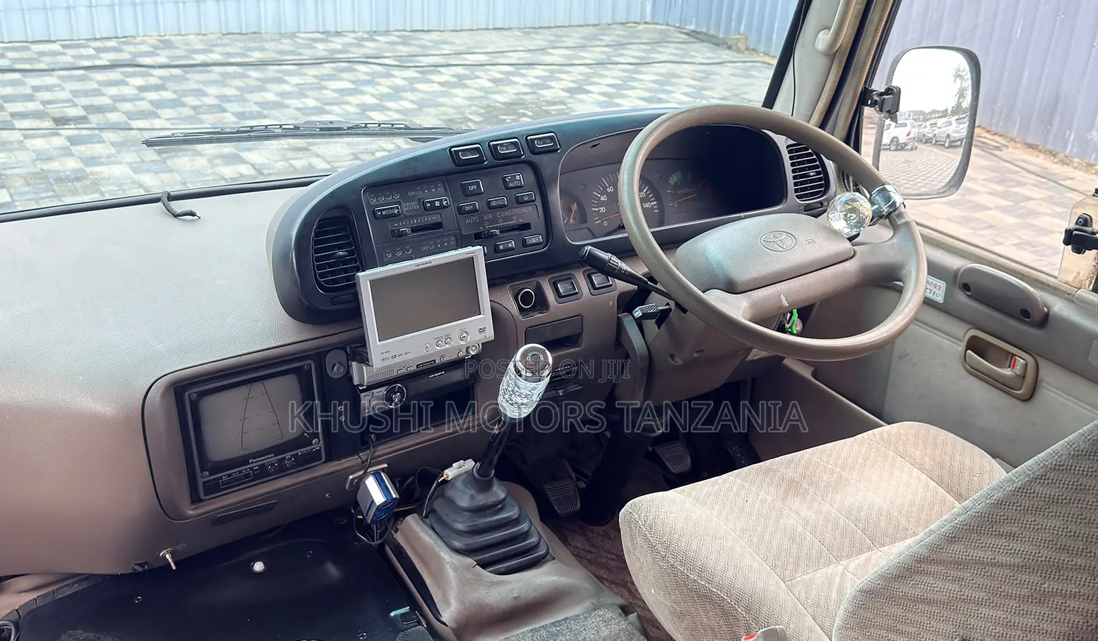 Toyota Coaster 1993 Silver