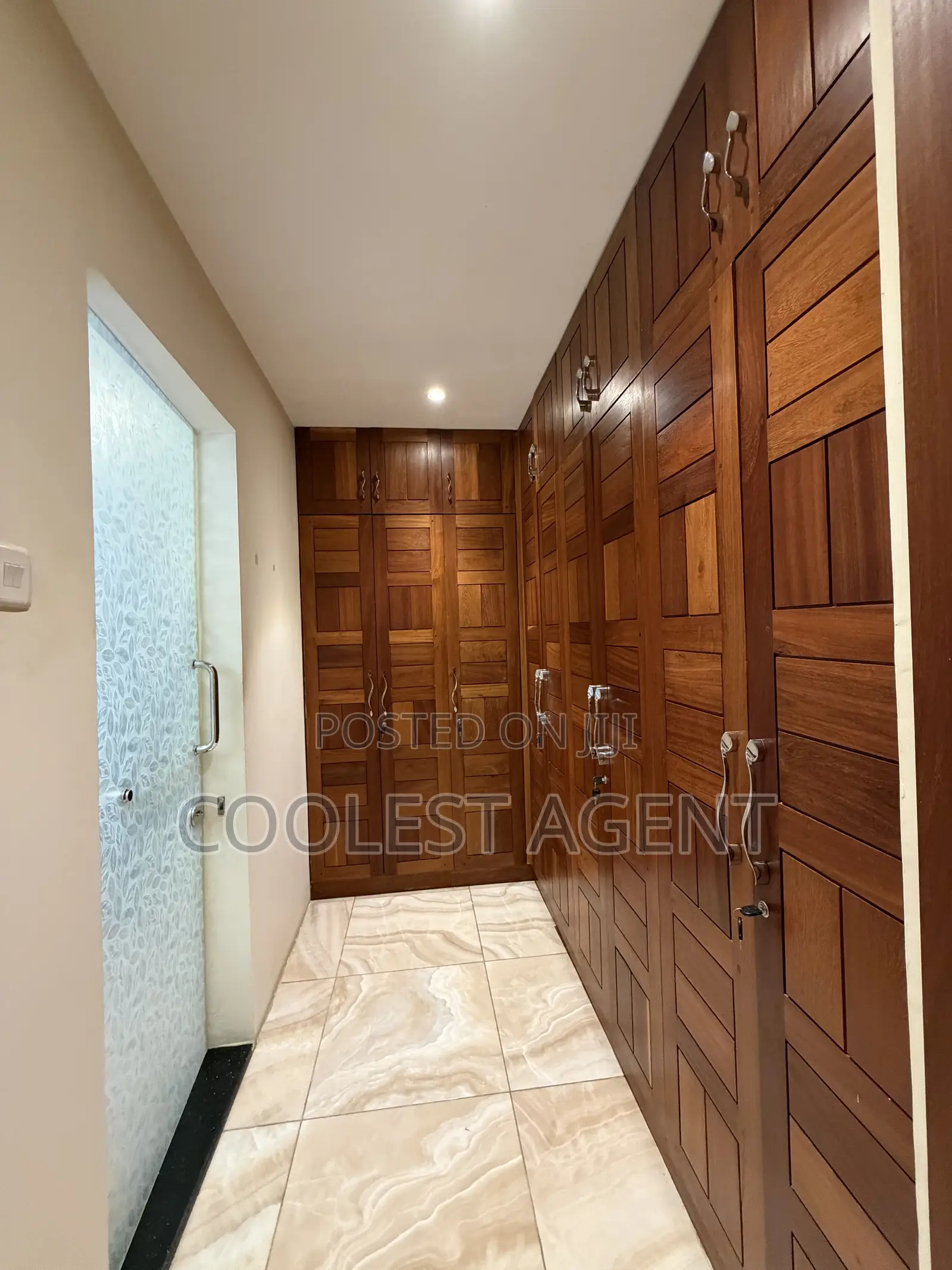 Furnished 3bdrm Villa in Coolest Estate for rent