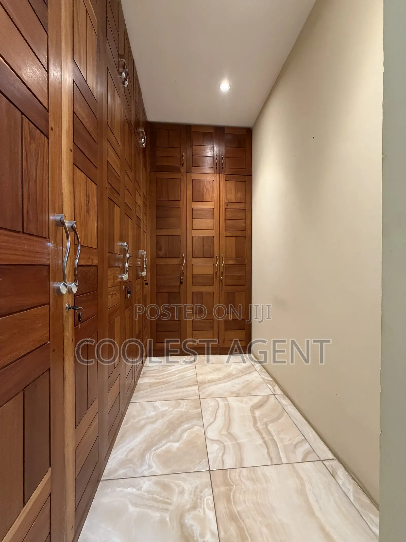 Furnished 3bdrm Villa in Coolest Estate for rent