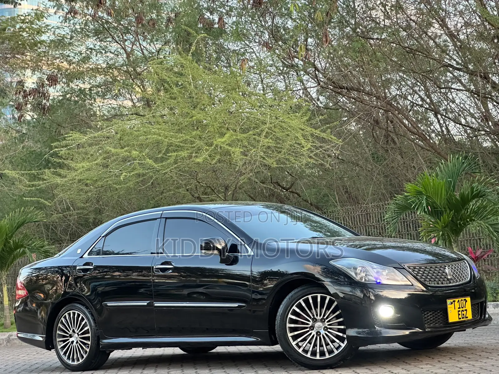 Toyota Crown 2009 Black