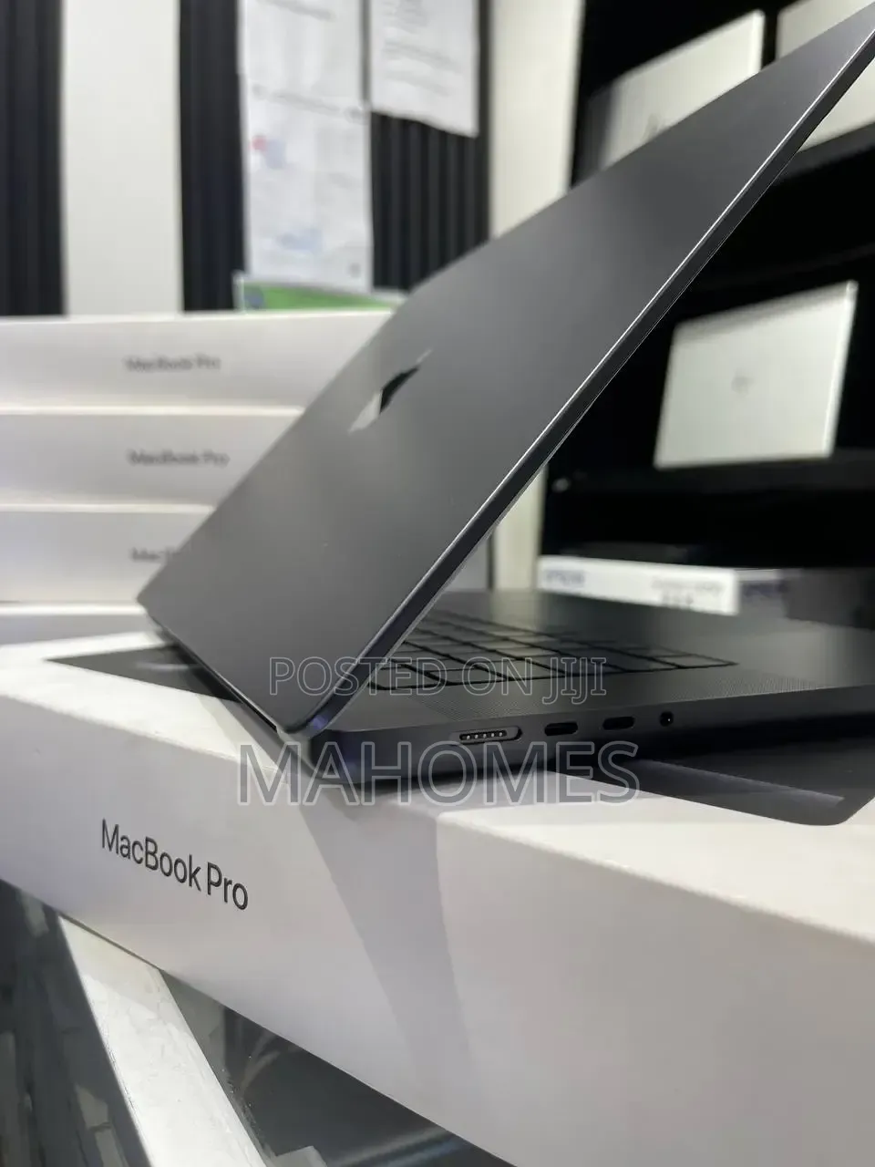 New Laptop Apple MacBook Pro 2024 M3 Max 36GB Apple M3 Max SSD 1T