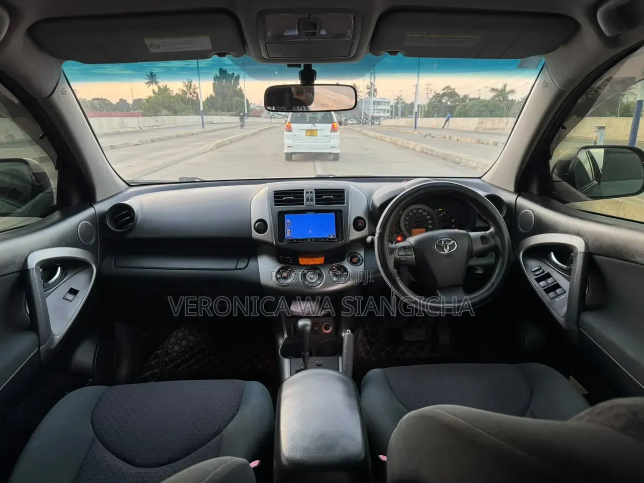 Toyota Vanguard 2010 Gray