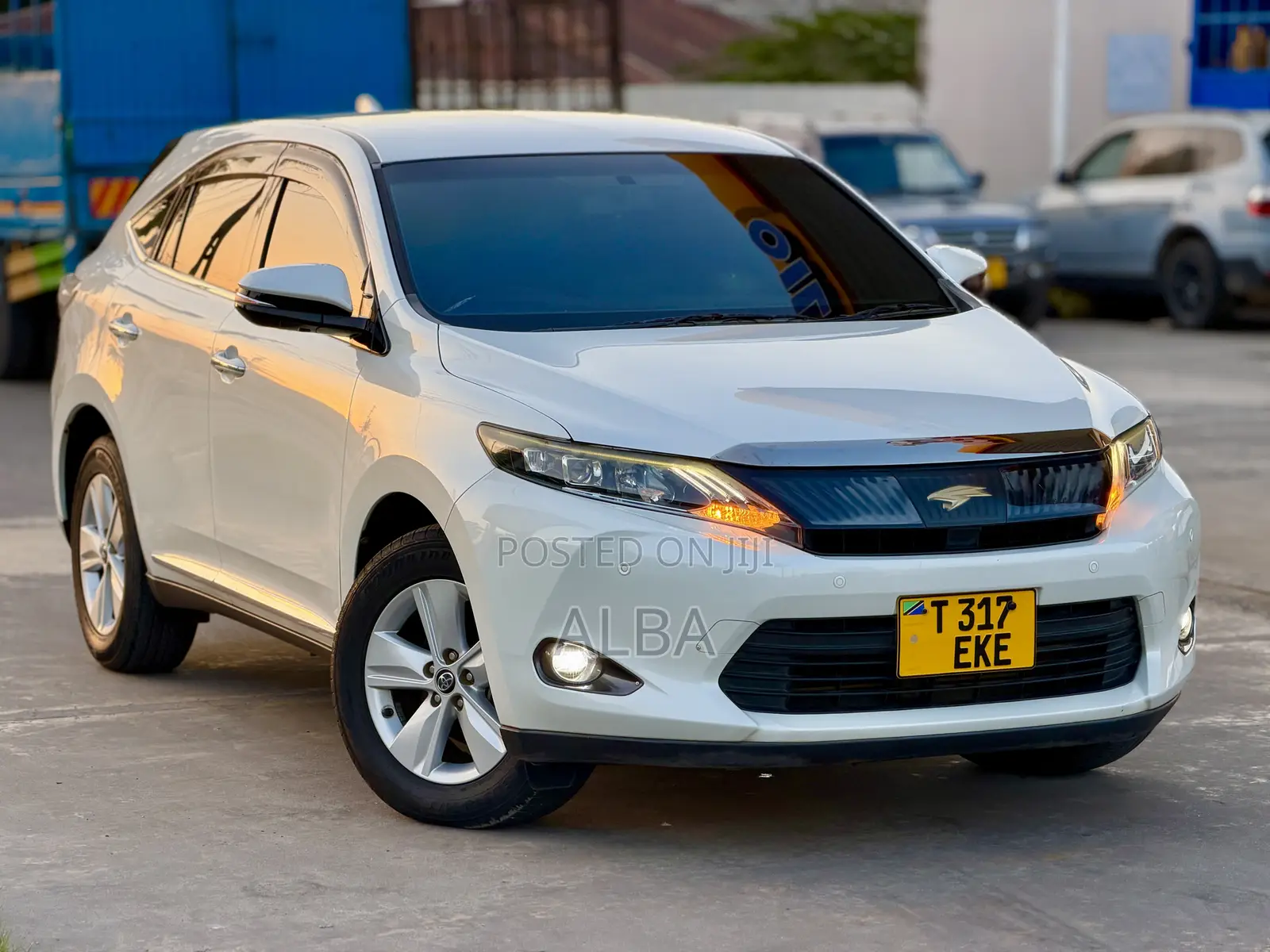 Toyota Harrier 2.0 2015 Pearl