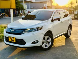 Toyota Harrier 2.0 2015 Pearl