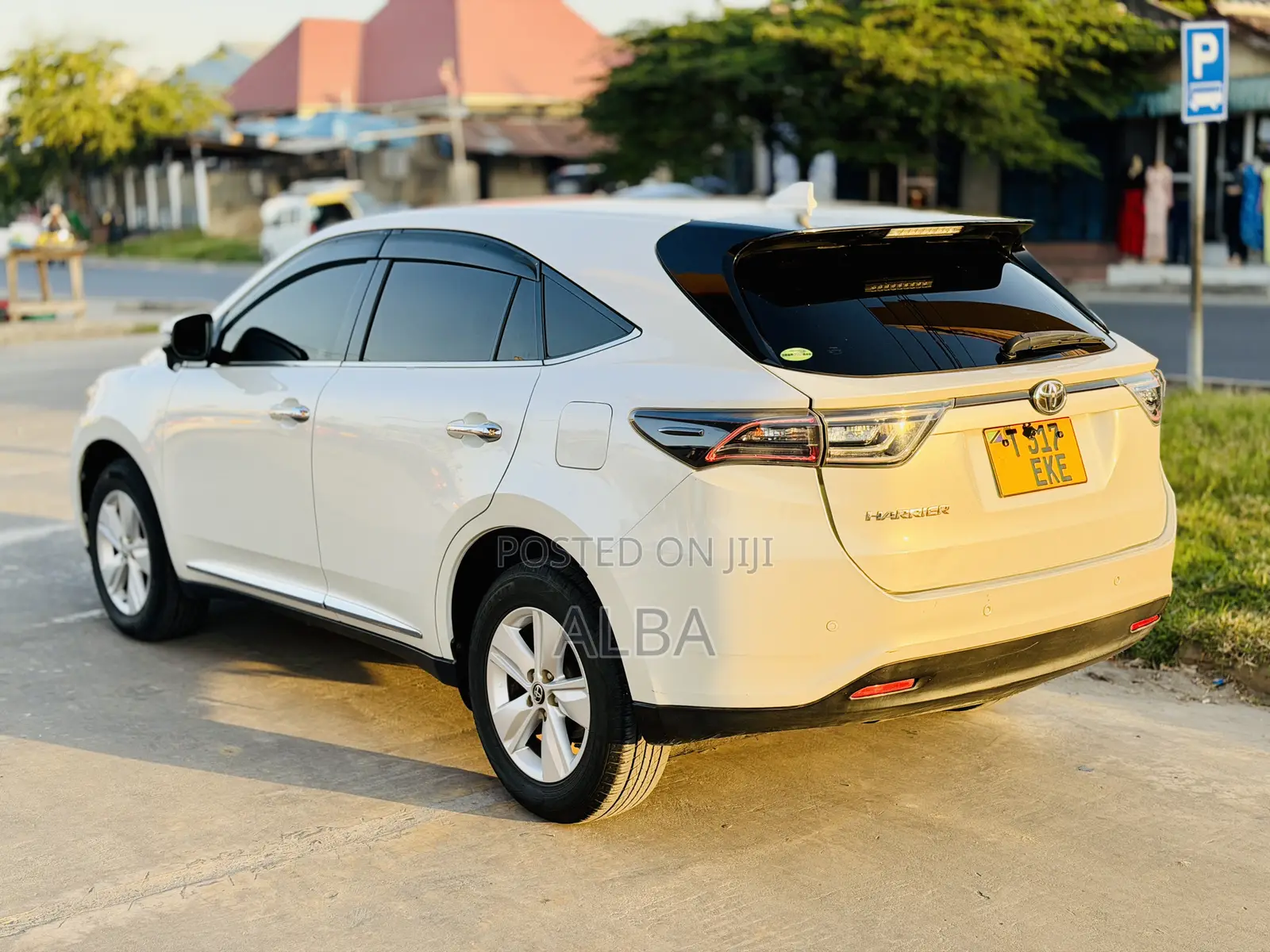 Toyota Harrier 2.0 2015 Pearl