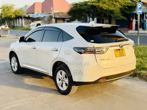 Toyota Harrier 2.0 2015 Pearl