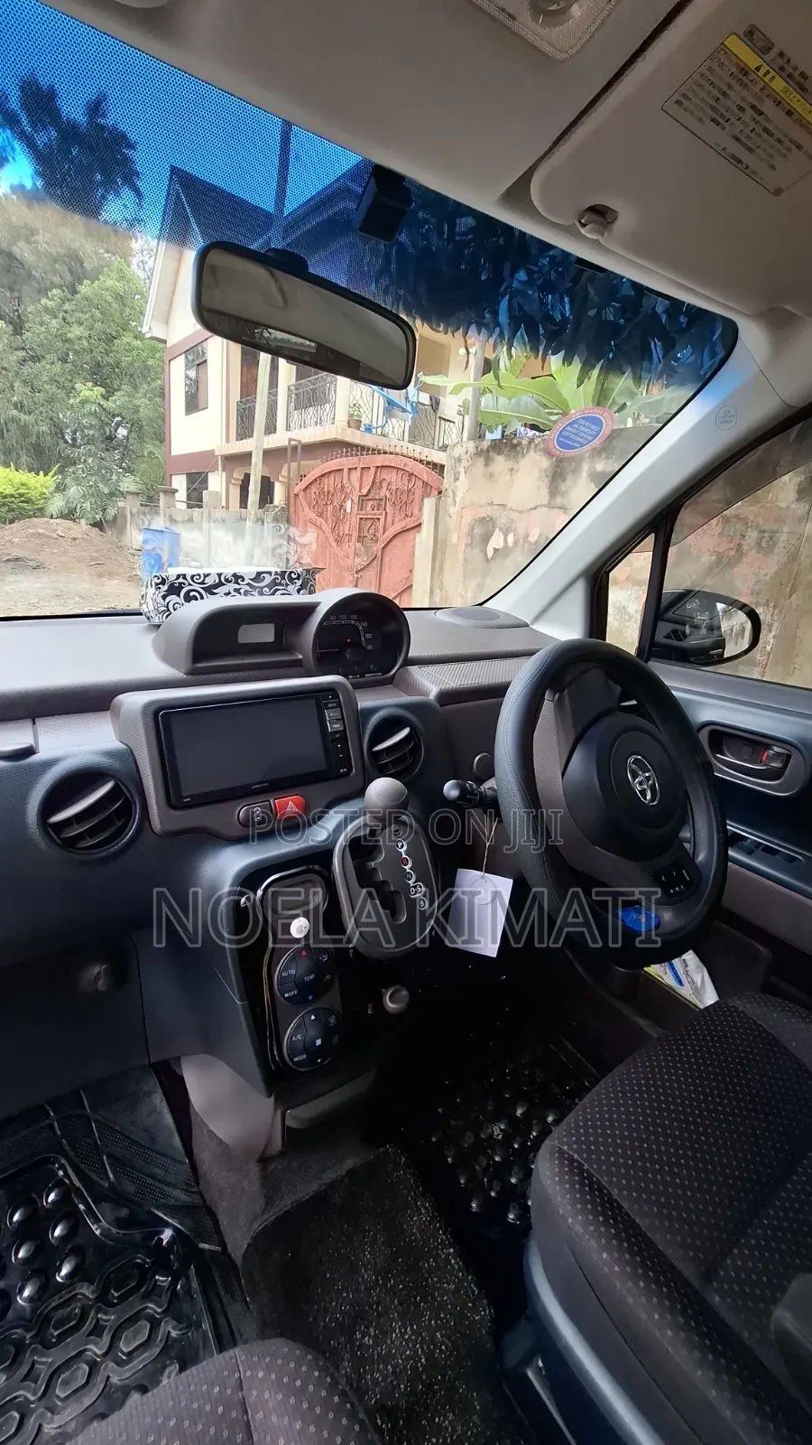 Toyota Spade 2015 Brown
