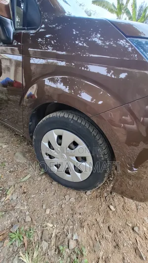 Toyota Spade 2015 Brown