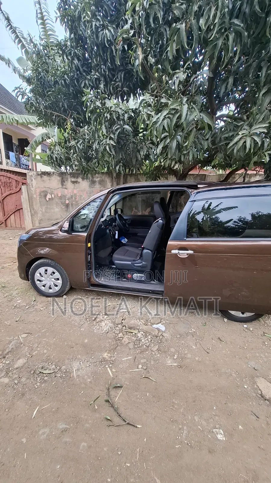 Toyota Spade 2015 Brown