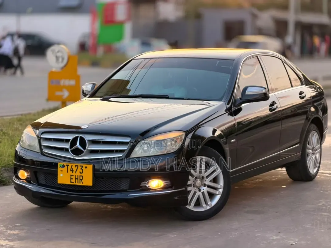 Mercedes-Benz C200 2009 Black