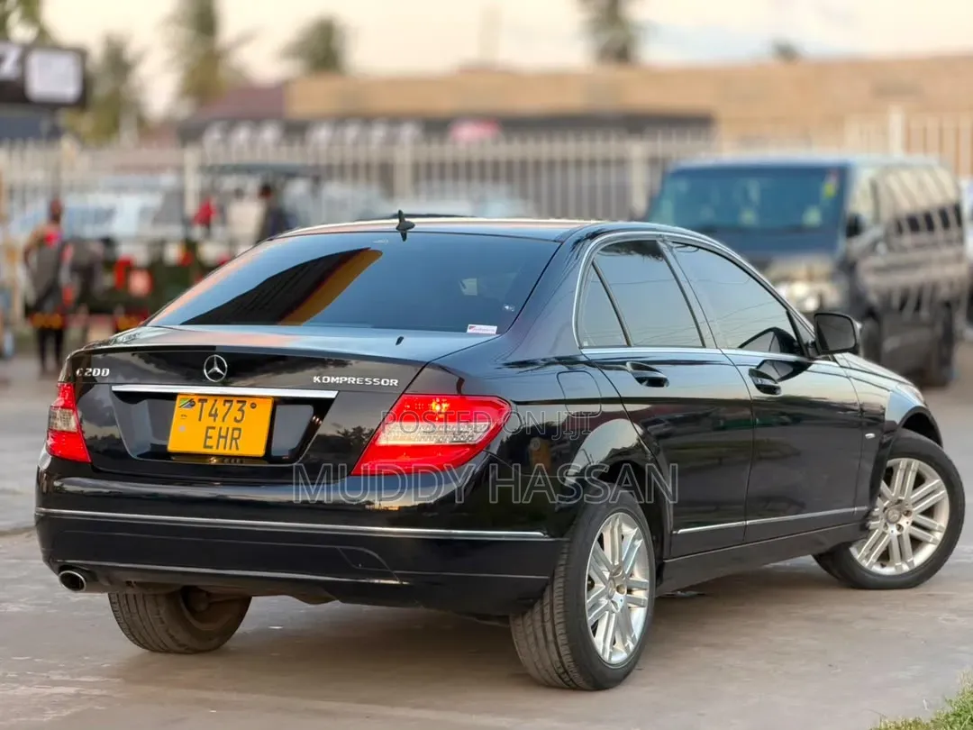 Mercedes-Benz C200 2009 Black
