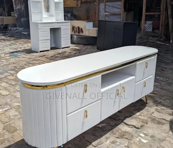 Ofa Ofa = Tv Showcase Cabinet Nzuri Sana Imara Sana Ya Mbao Isio Pauka