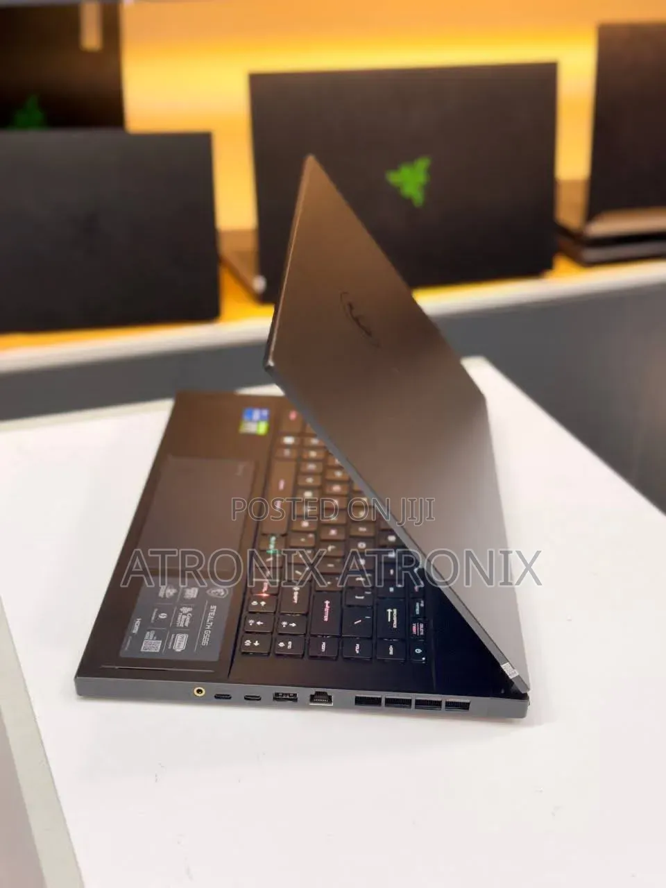Laptop MSI GS66 Stealth 12UHS 16GB Intel Core i7 SSD 512GB