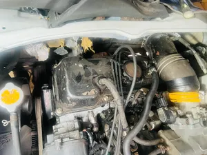 Toyota HiAce 2002 White