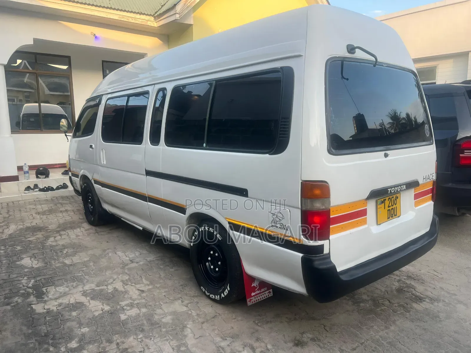 Toyota HiAce 2002 White