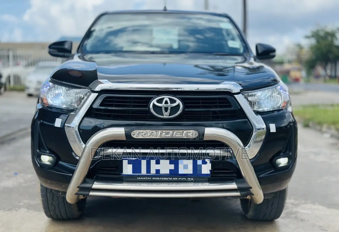 Toyota Hilux Revo Smart Cab Deisel 2.4 RWD 2021 Black