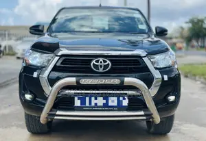 Toyota Hilux Revo Smart Cab Deisel 2.4 RWD 2021 Black