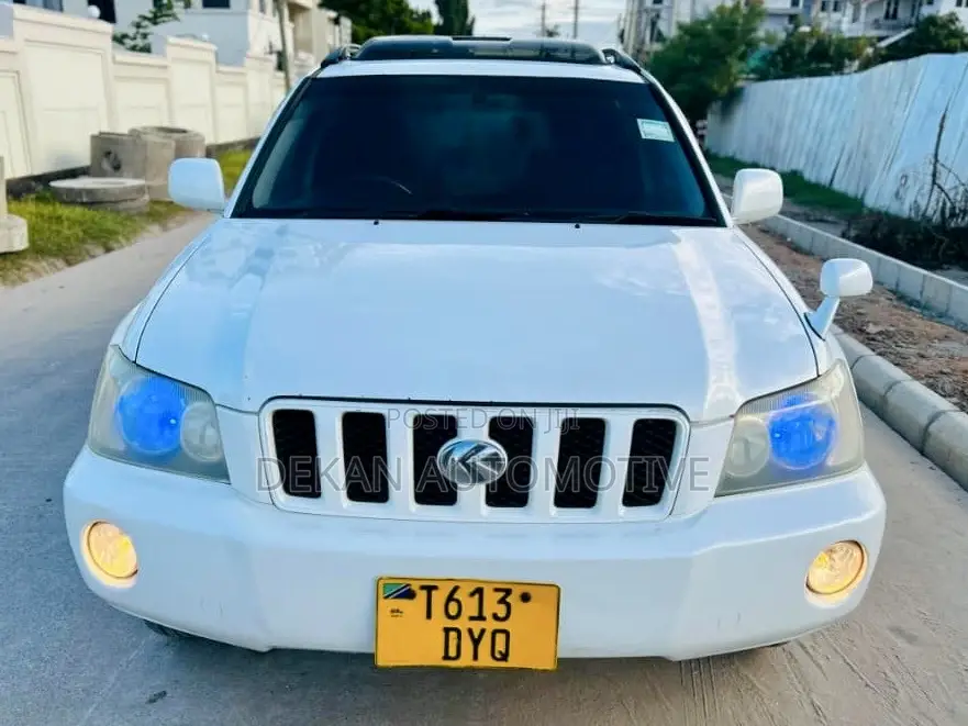 Toyota Kluger 2004 White
