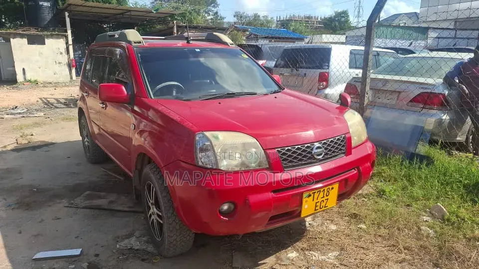 Nissan X-Trail 2004 Red