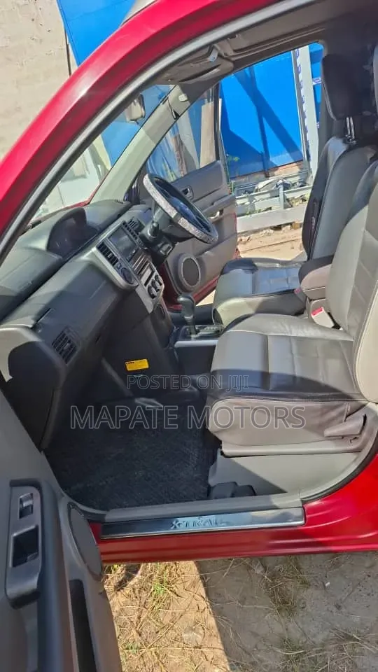 Nissan X-Trail 2004 Red