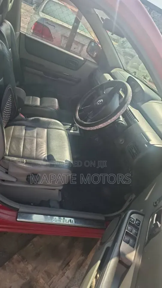Nissan X-Trail 2004 Red