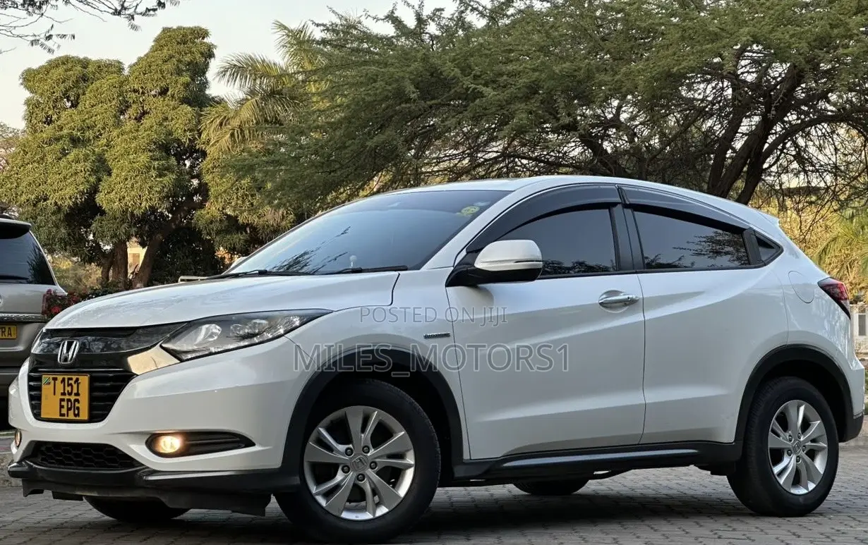 Honda Vezel 2016 White