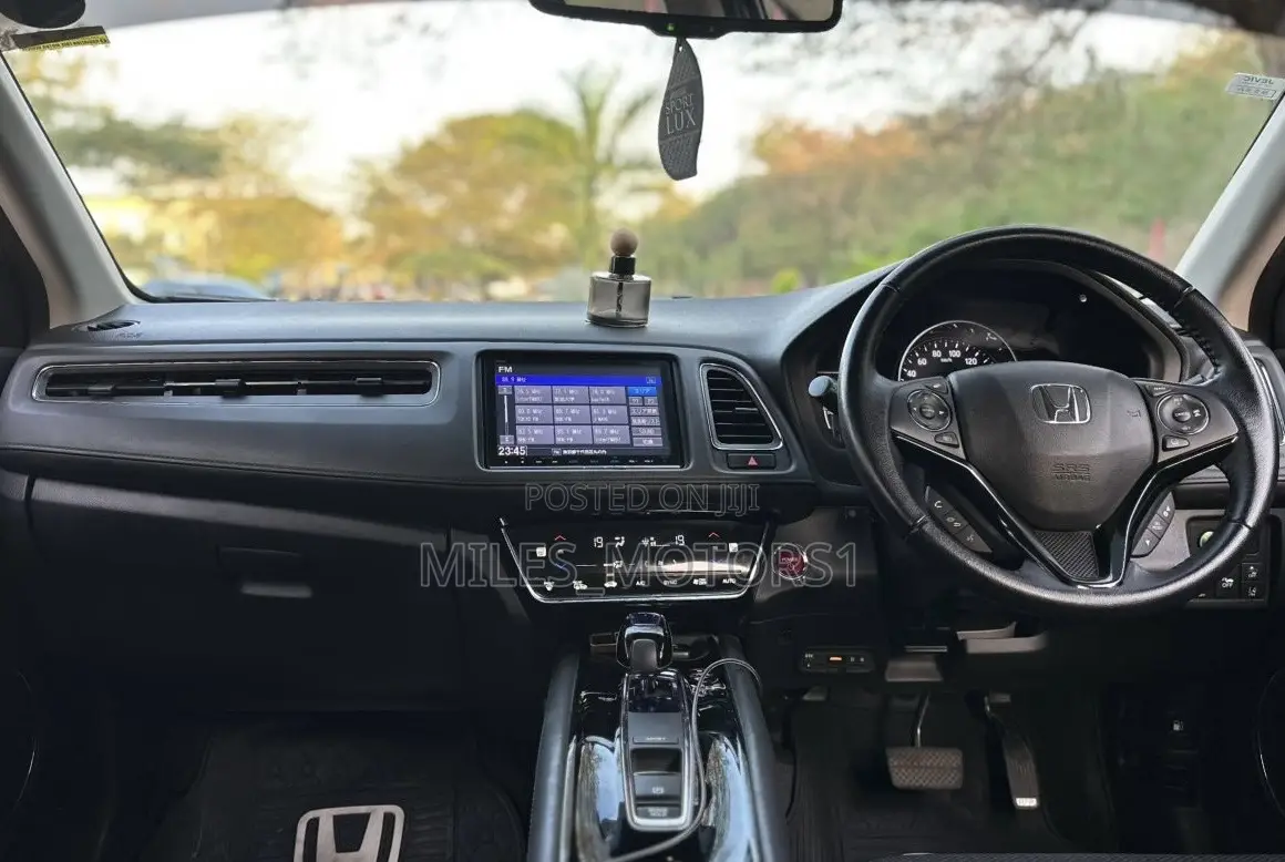 Honda Vezel 2016 White