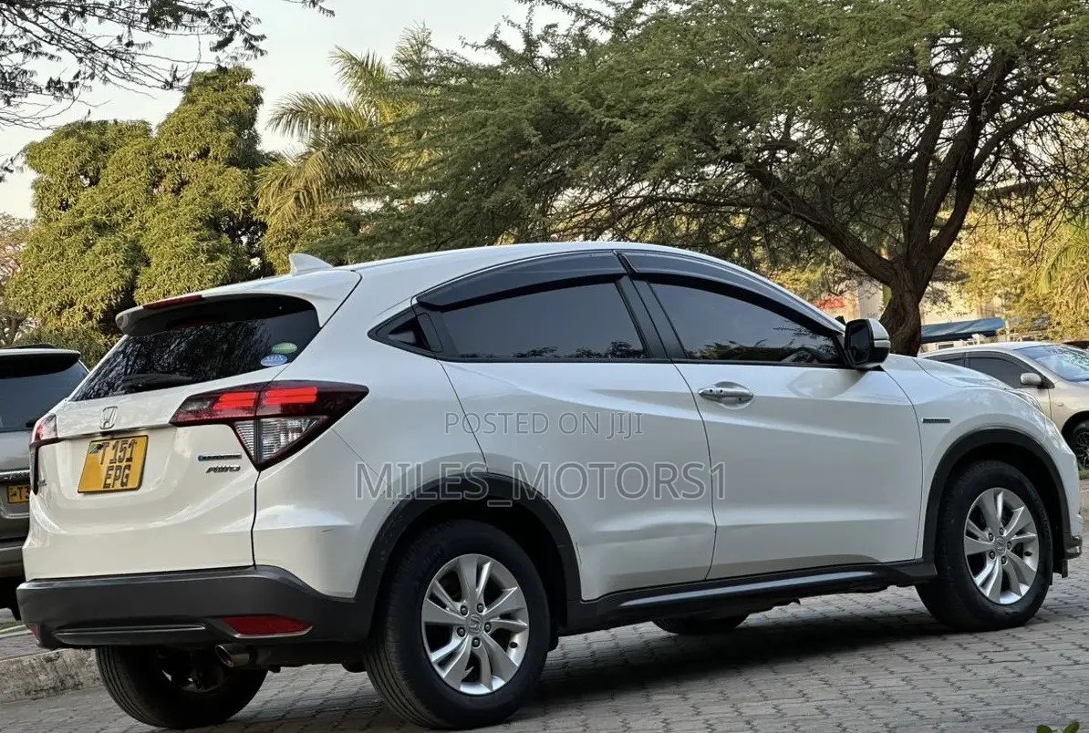 Honda Vezel 2016 White