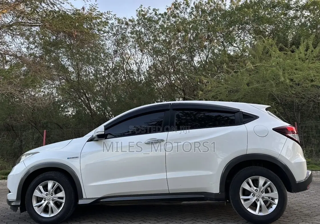 Honda Vezel 2016 White
