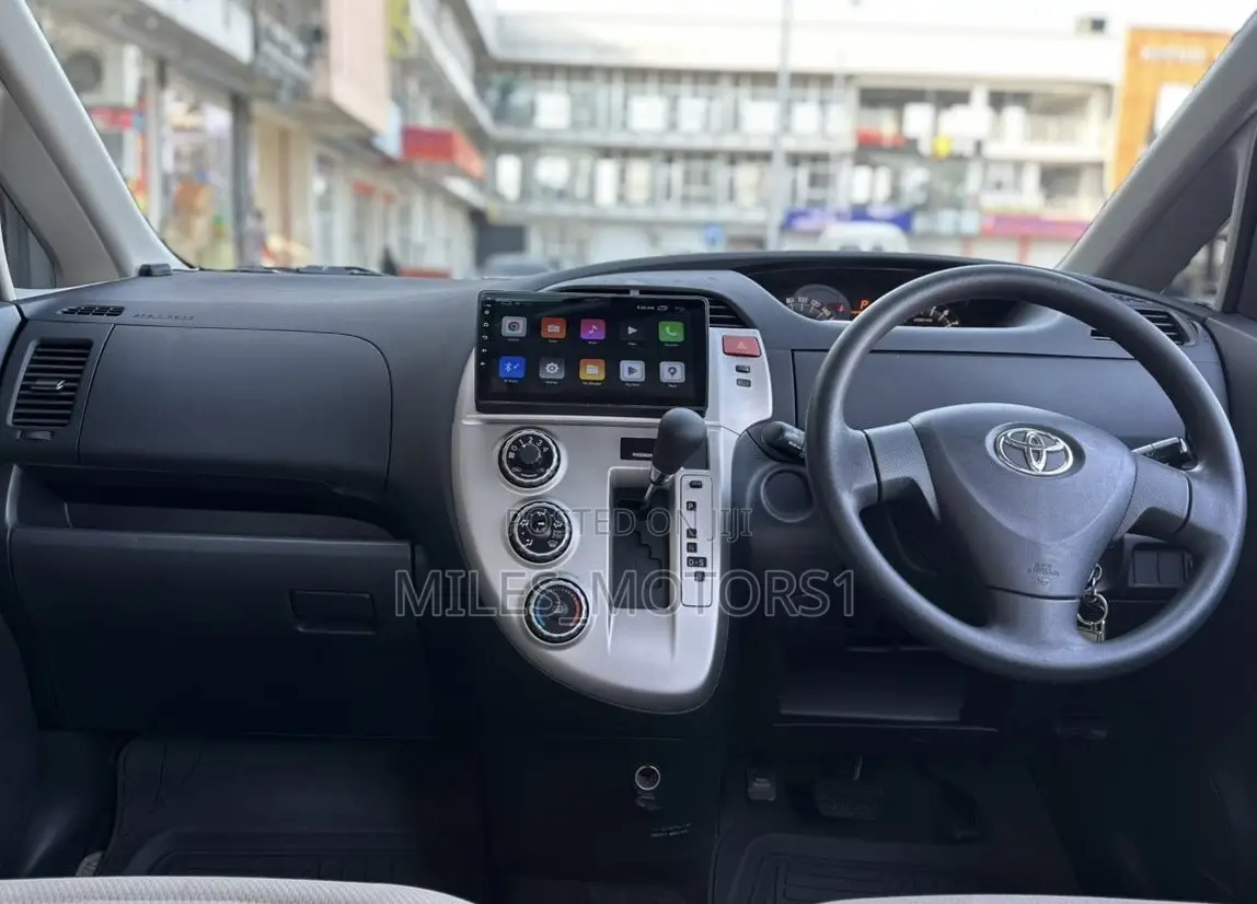 Toyota Ractis 2005 Black