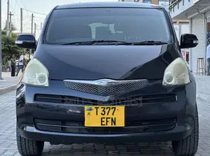 Toyota Ractis 2005 Black