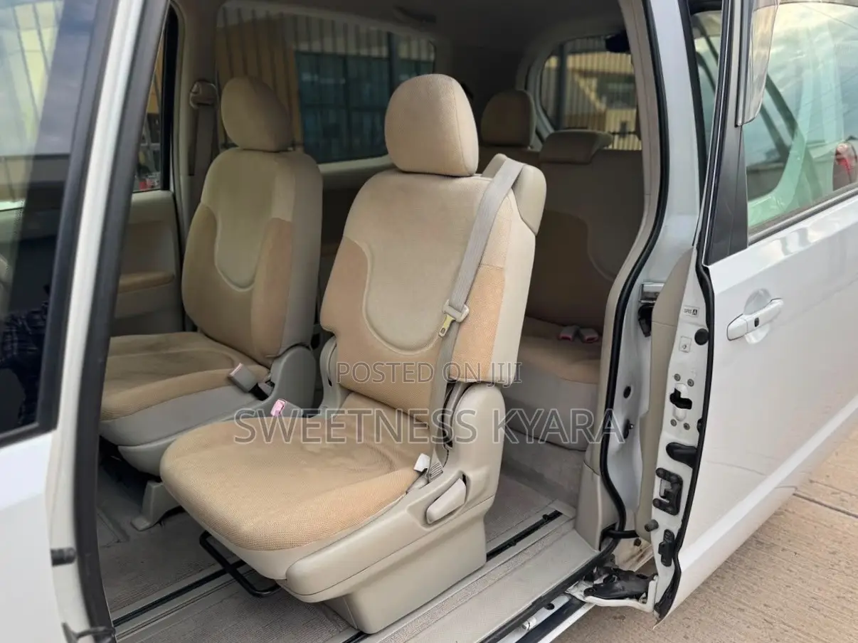 Toyota Porte 2008 White