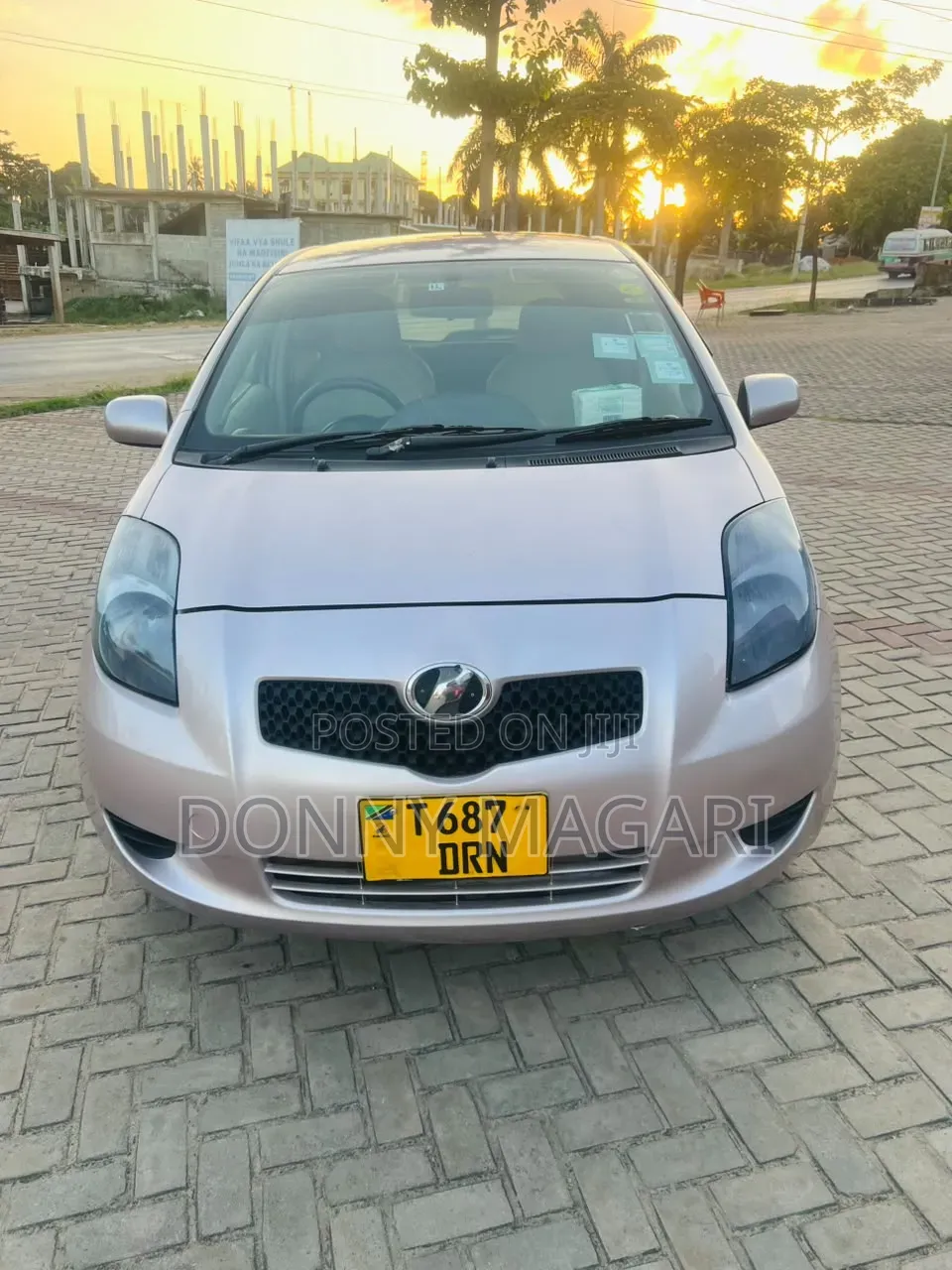 Toyota Vitz 2006 Silver