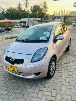 Toyota Vitz 2006 Silver