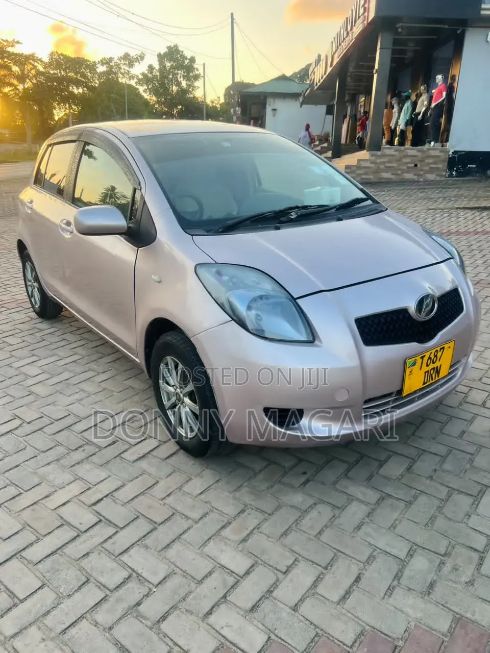 Toyota Vitz 2006 Silver