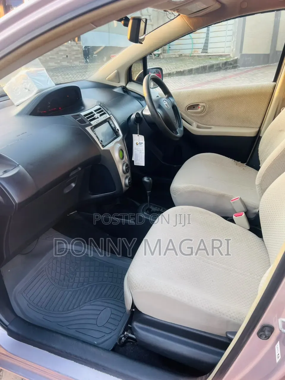Toyota Vitz 2006 Silver