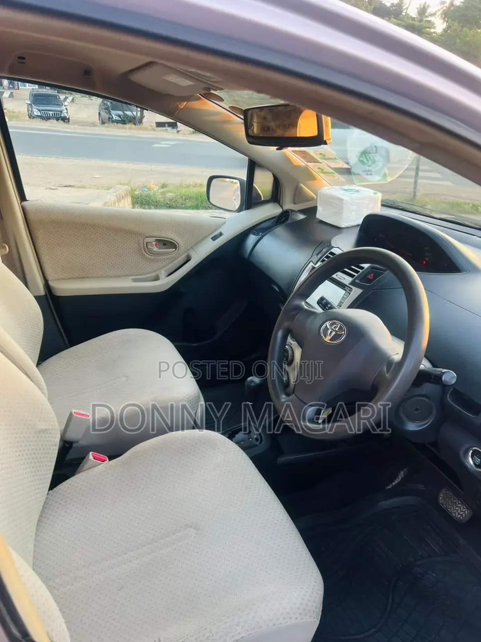 Toyota Vitz 2006 Silver