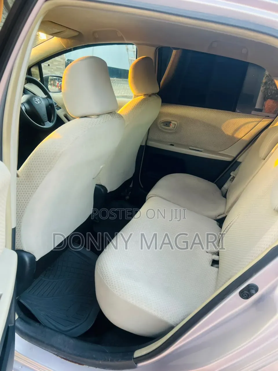Toyota Vitz 2006 Silver