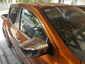 Nissan Navara 2.5 dCi 2011 Orange