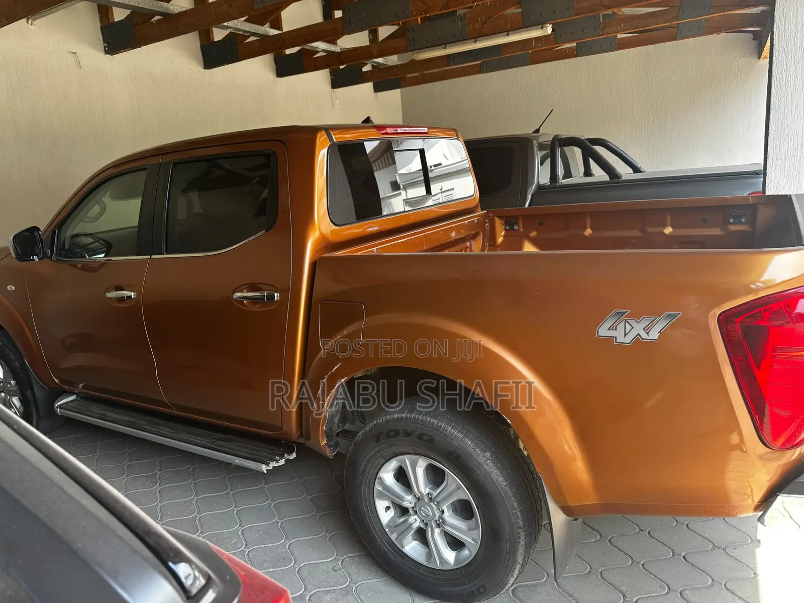Nissan Navara 2.5 dCi 2011 Orange