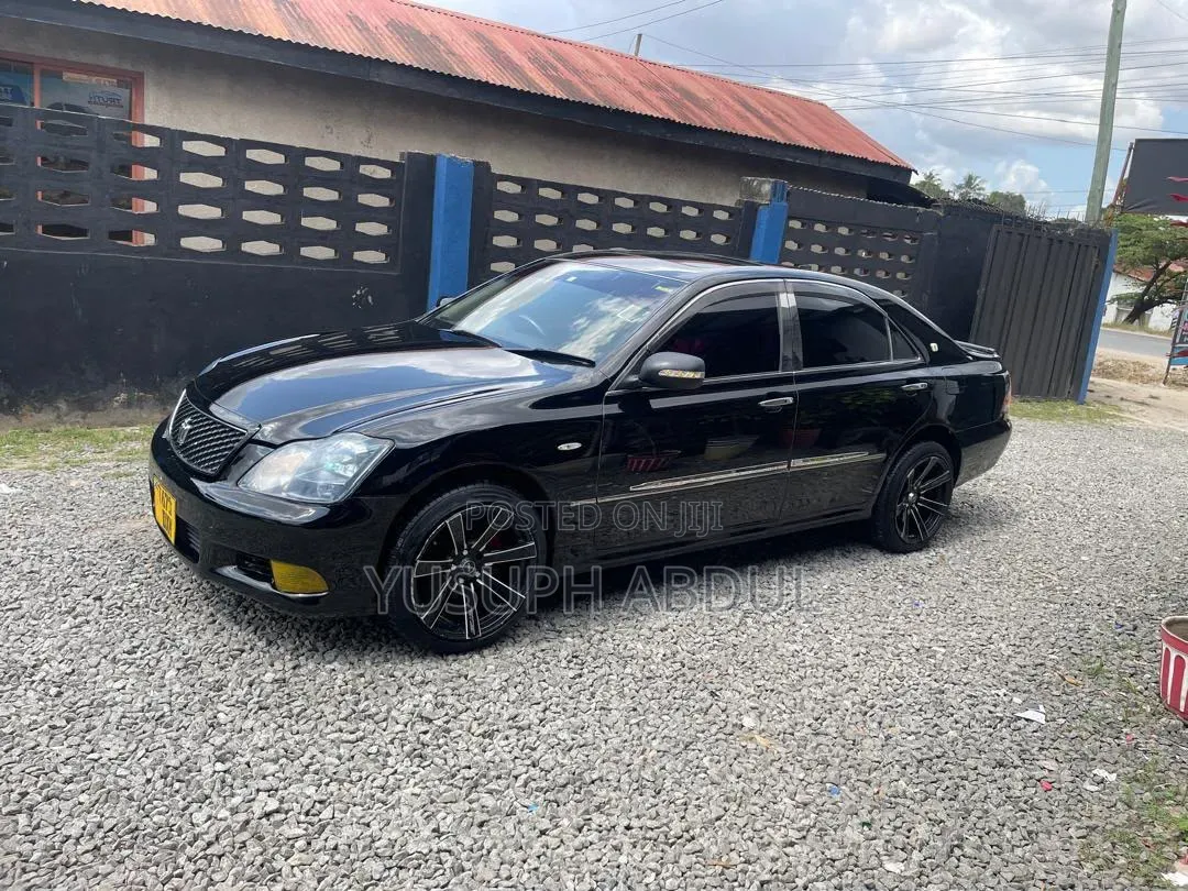 Toyota Crown Royale 2005 Black
